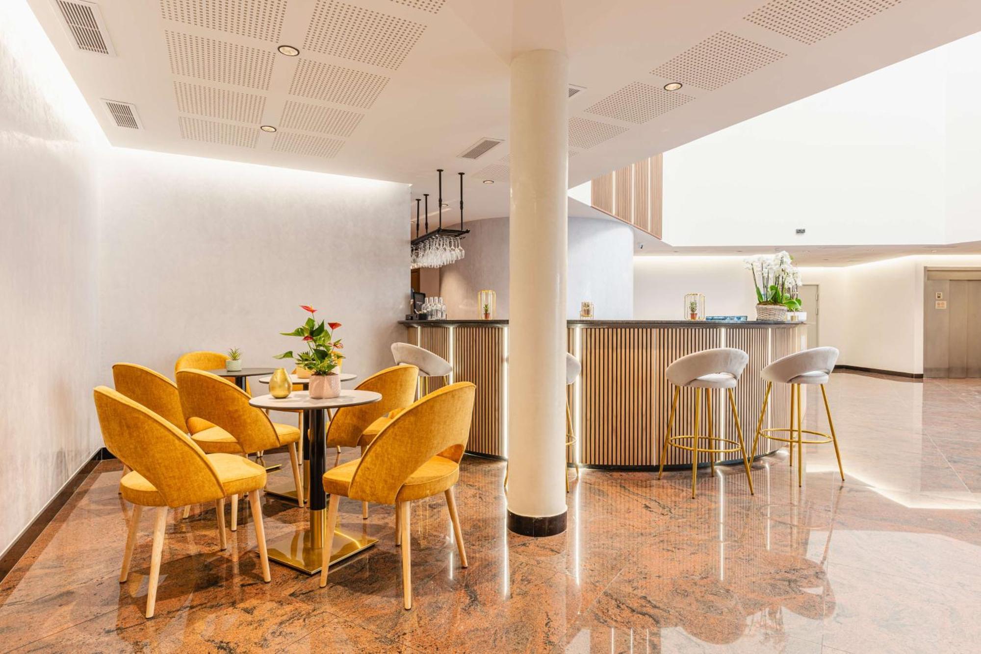 Brit Hotel Privilege Paris Rosny-Sous-Bois Kültér fotó