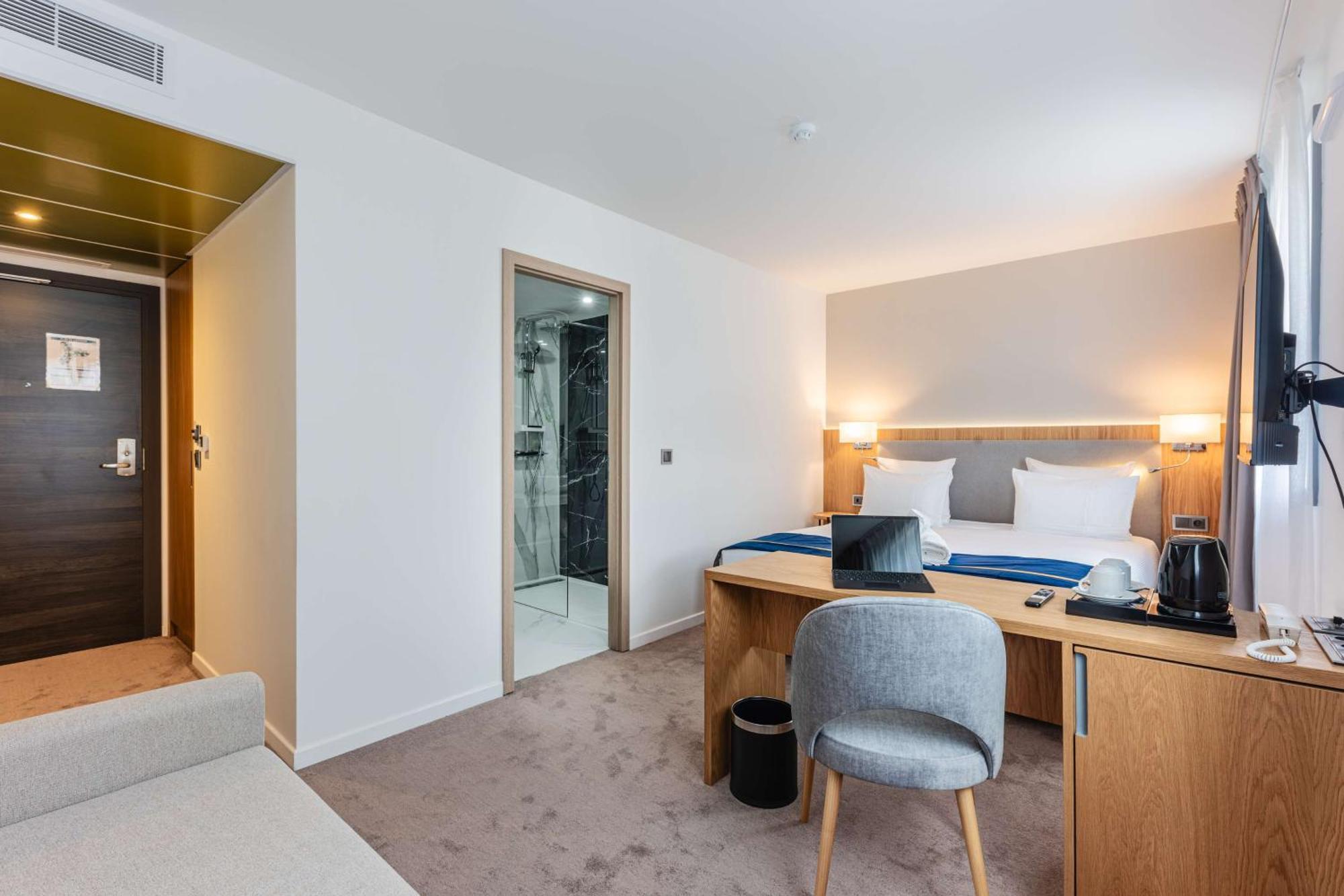 Brit Hotel Privilege Paris Rosny-Sous-Bois Kültér fotó